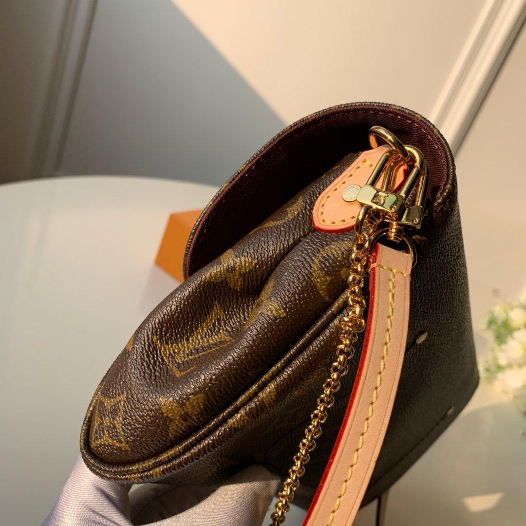 Louis Vuitton Favorite PM Monogram Canvas