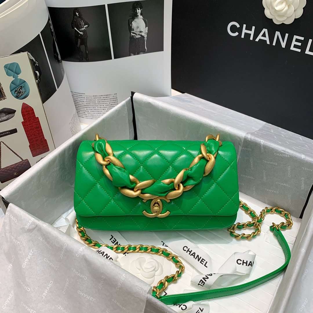 Chanel Flap Bag with chunky chain Green