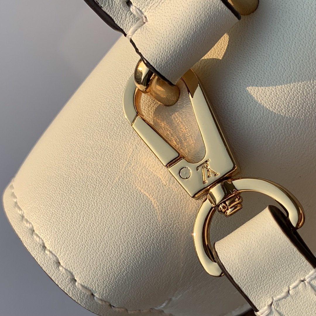 Louis Vuitton LOCKY BB Bag