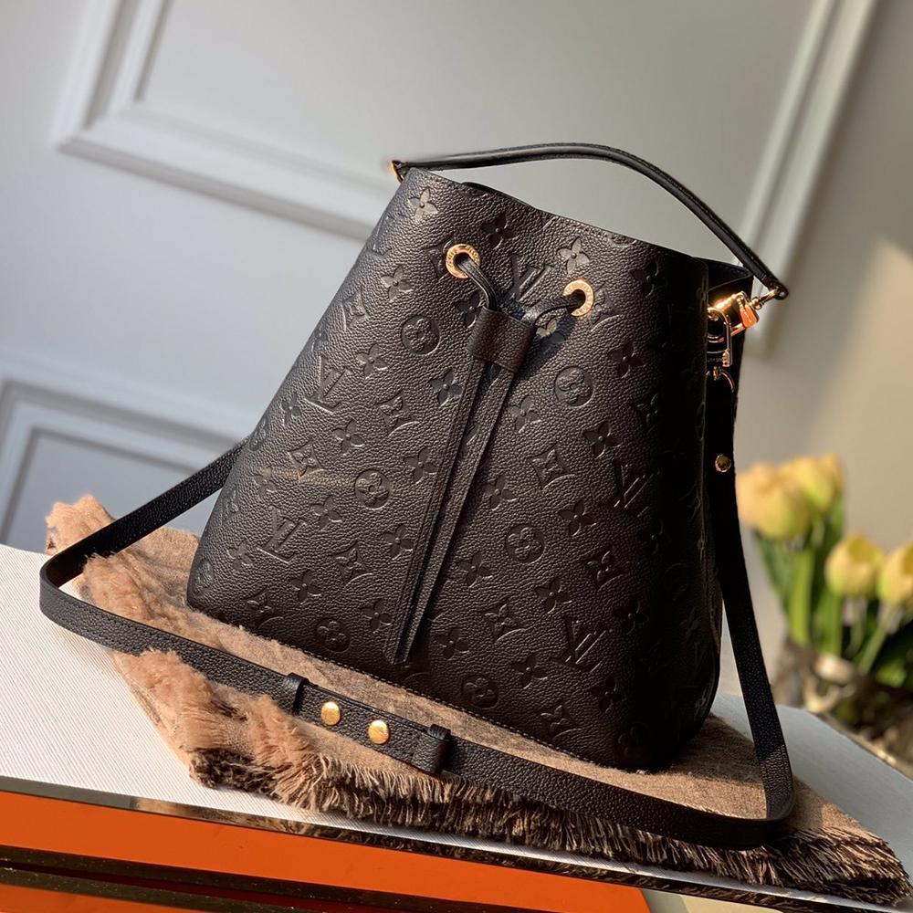 Louis Vuitton NÉONOÉ BB