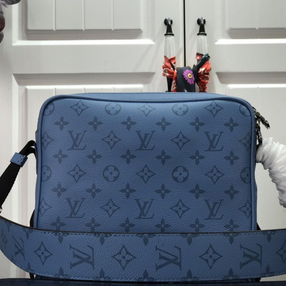 Louis Vuitton Messenger Bag