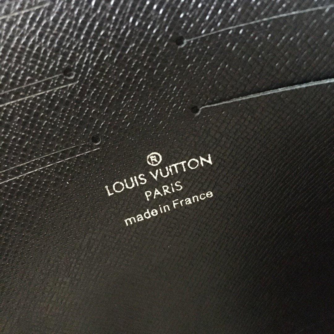 LOUIS VUITTON Toiletry Pouch