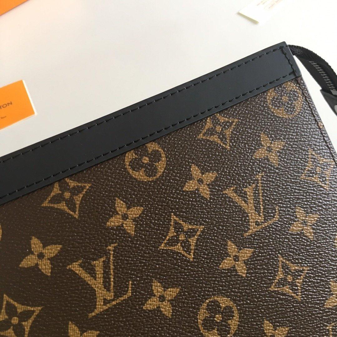 LOUIS VUITTON Toiletry Pouch