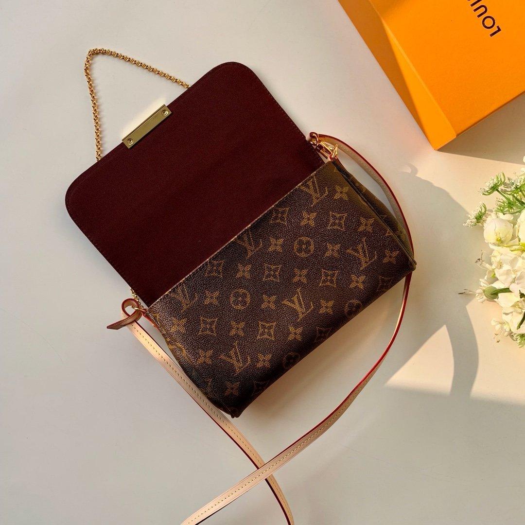 Louis Vuitton Favorite PM Monogram Canvas