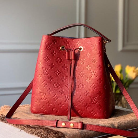 Louis Vuitton NÉONOÉ BB