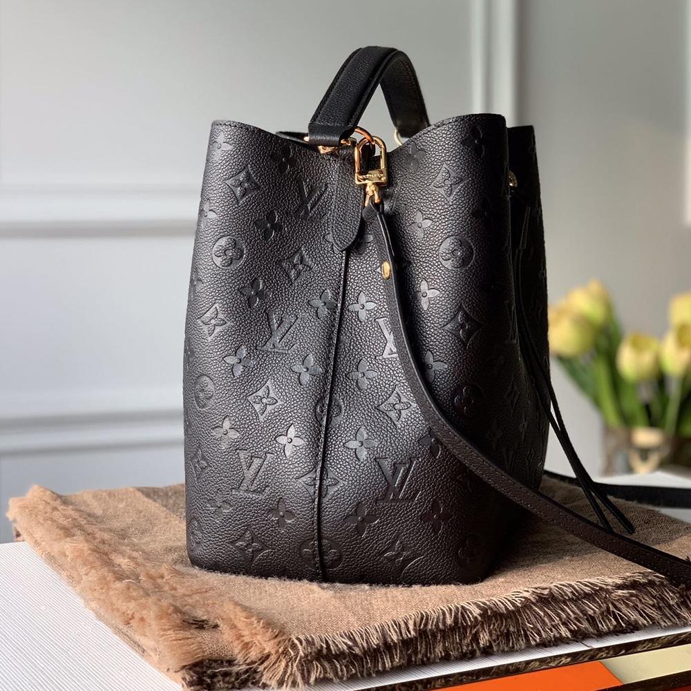 Louis Vuitton NÉONOÉ BB