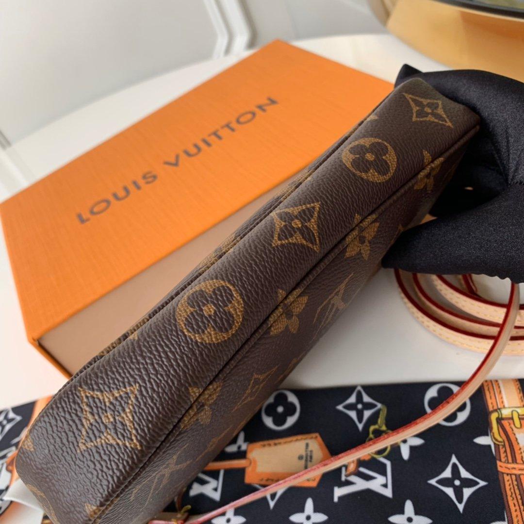 Louis Vuitton POCHETTE ACCESSOIRES