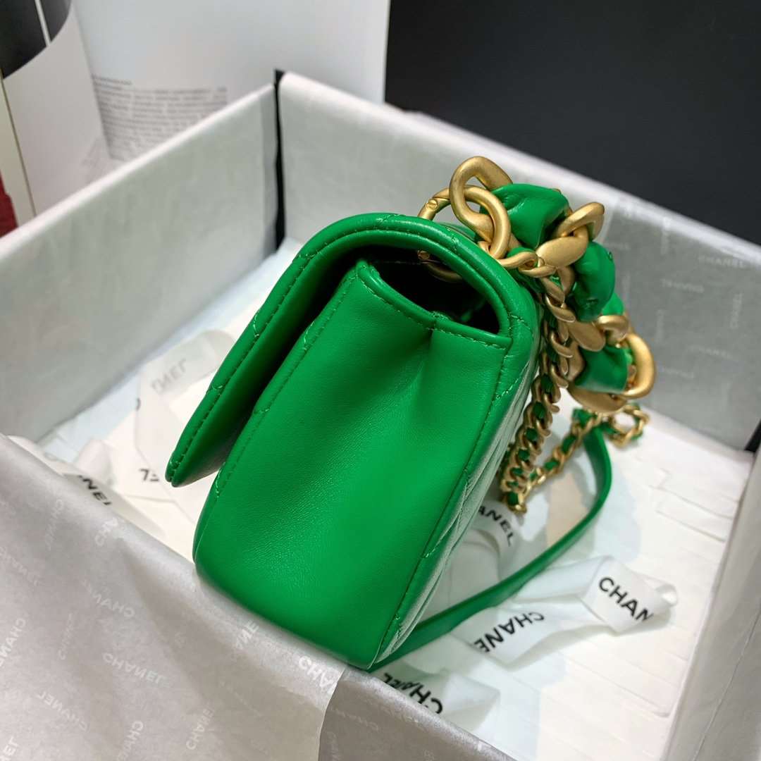 Chanel Flap Bag with chunky chain Green