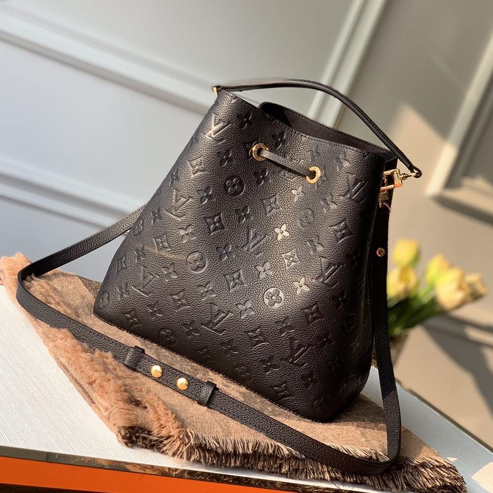 Louis Vuitton NÉONOÉ BB