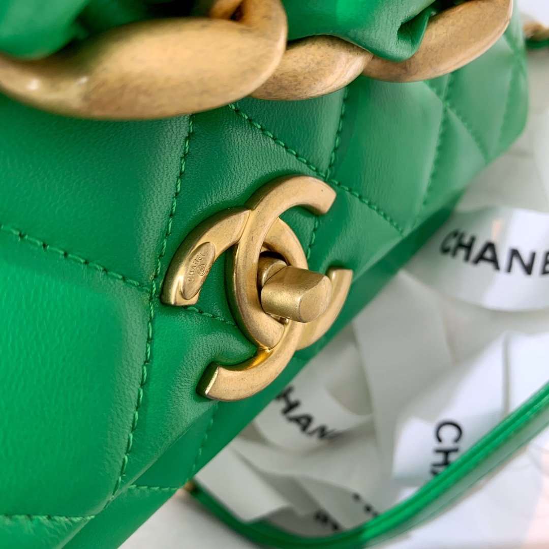 Chanel Flap Bag with chunky chain Green