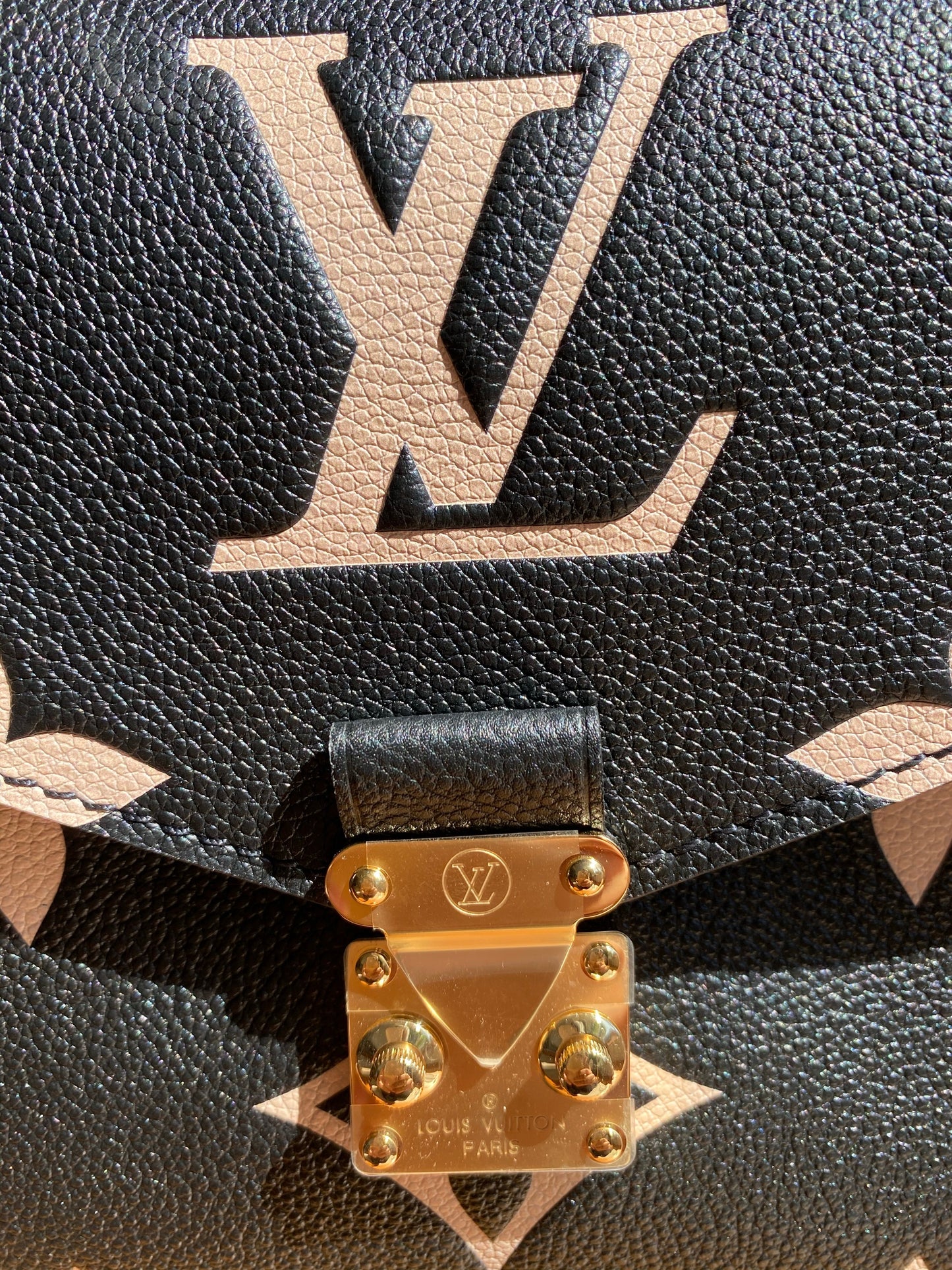 Louis Vuitton Black and Cream Pochette Metis M45773