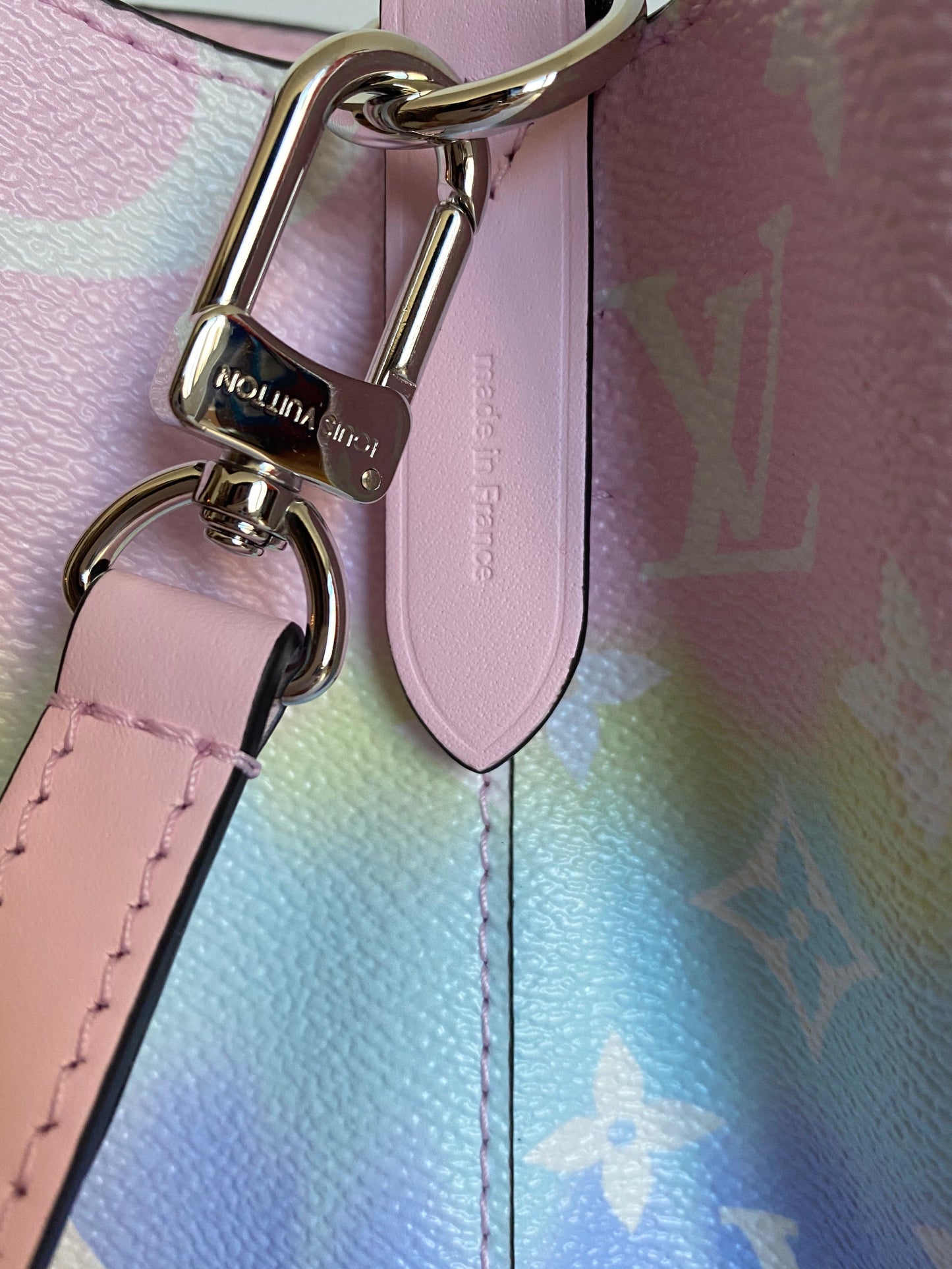 Louis Vuitton NeoNoe LV Escale Pastel