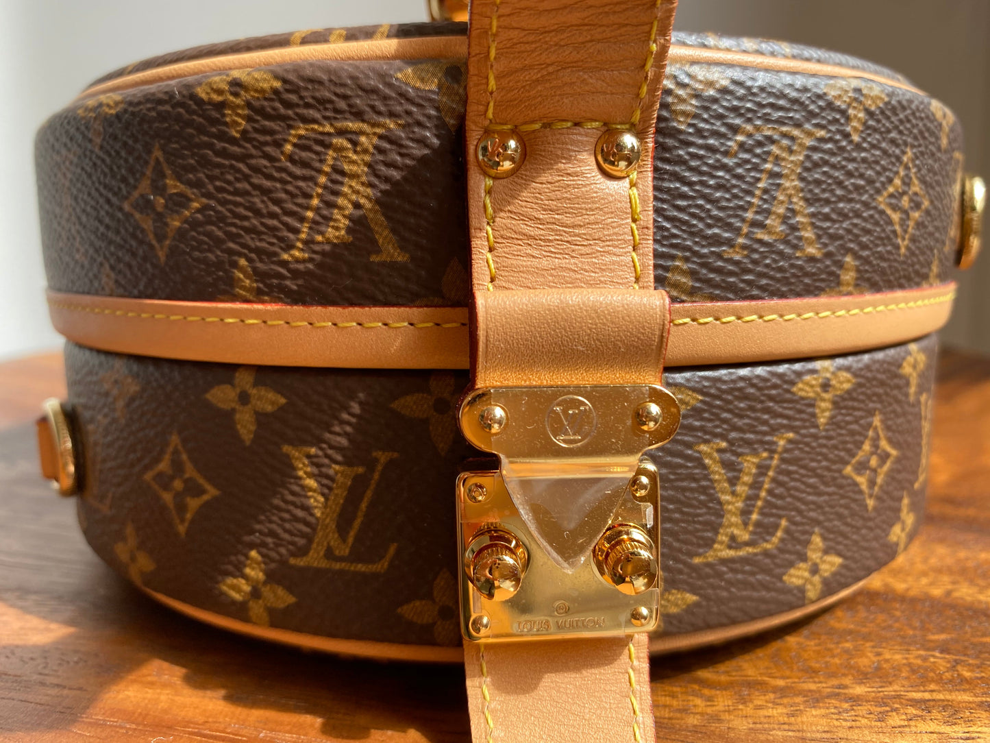 Louis Vuitton Monogram Petite Boite Chapeau M43514