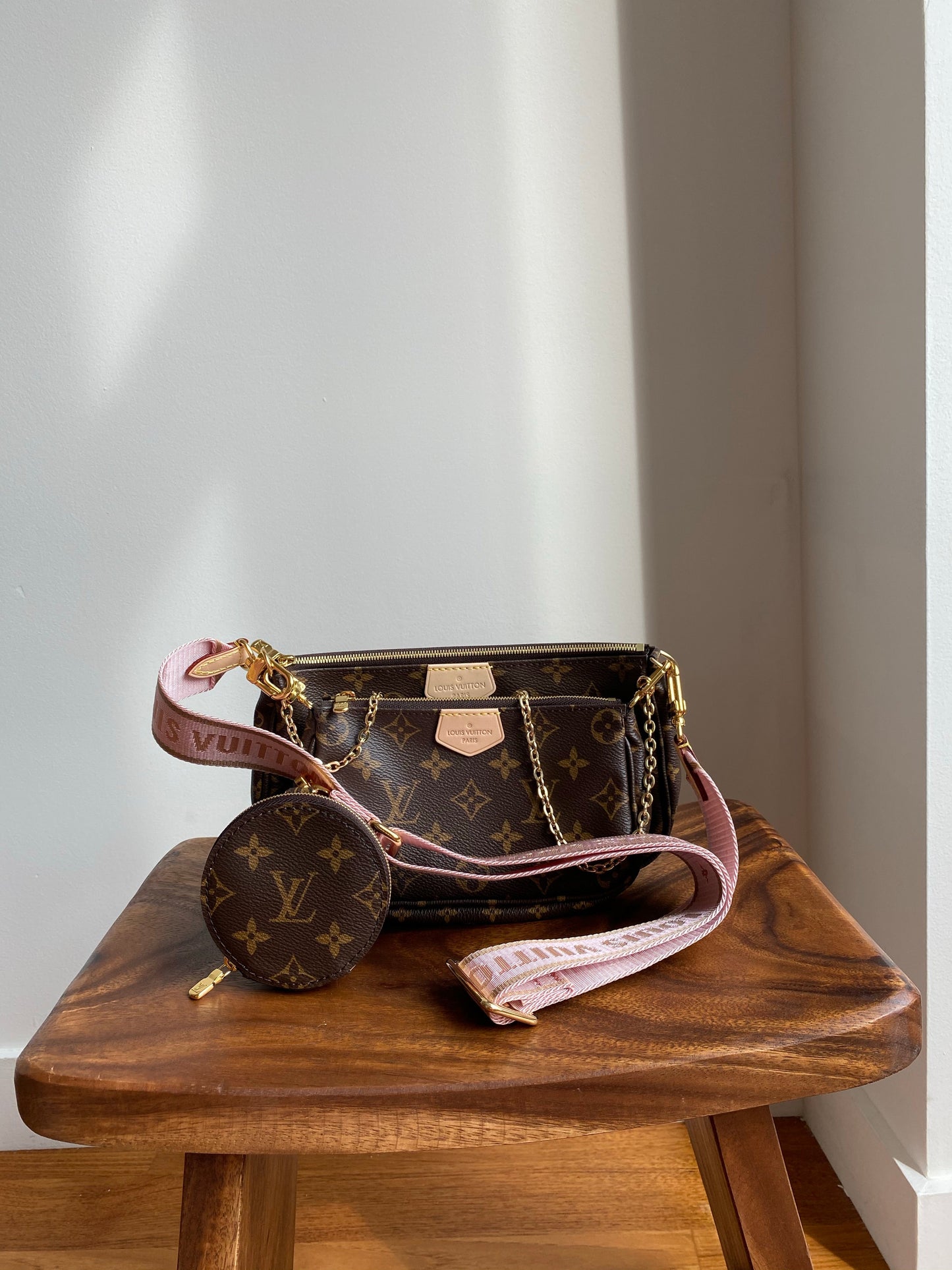 Louis Vuitton MULTI POCHETTE ACCESSOIRES M44840