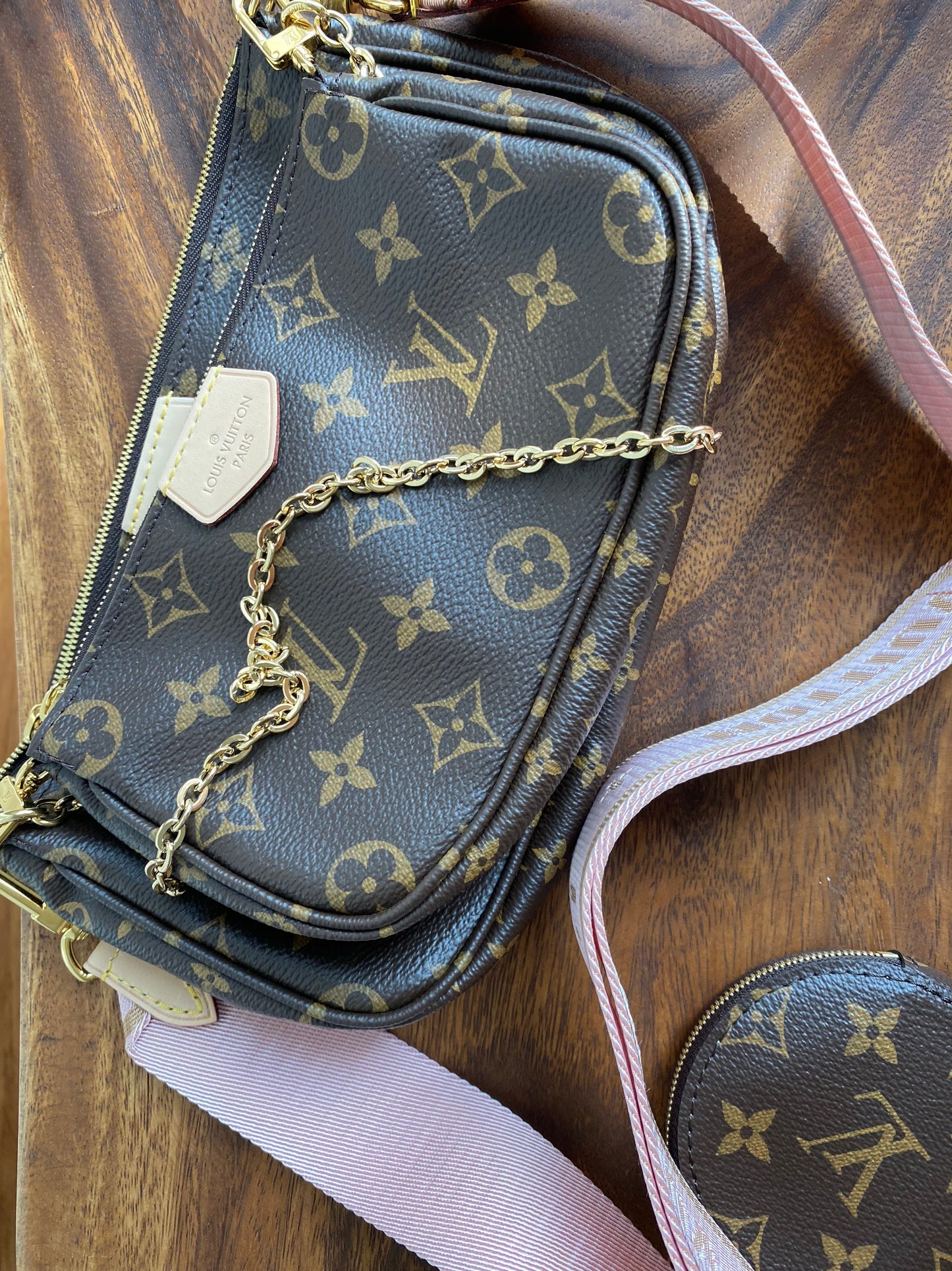 Louis Vuitton MULTI POCHETTE ACCESSOIRES M44840